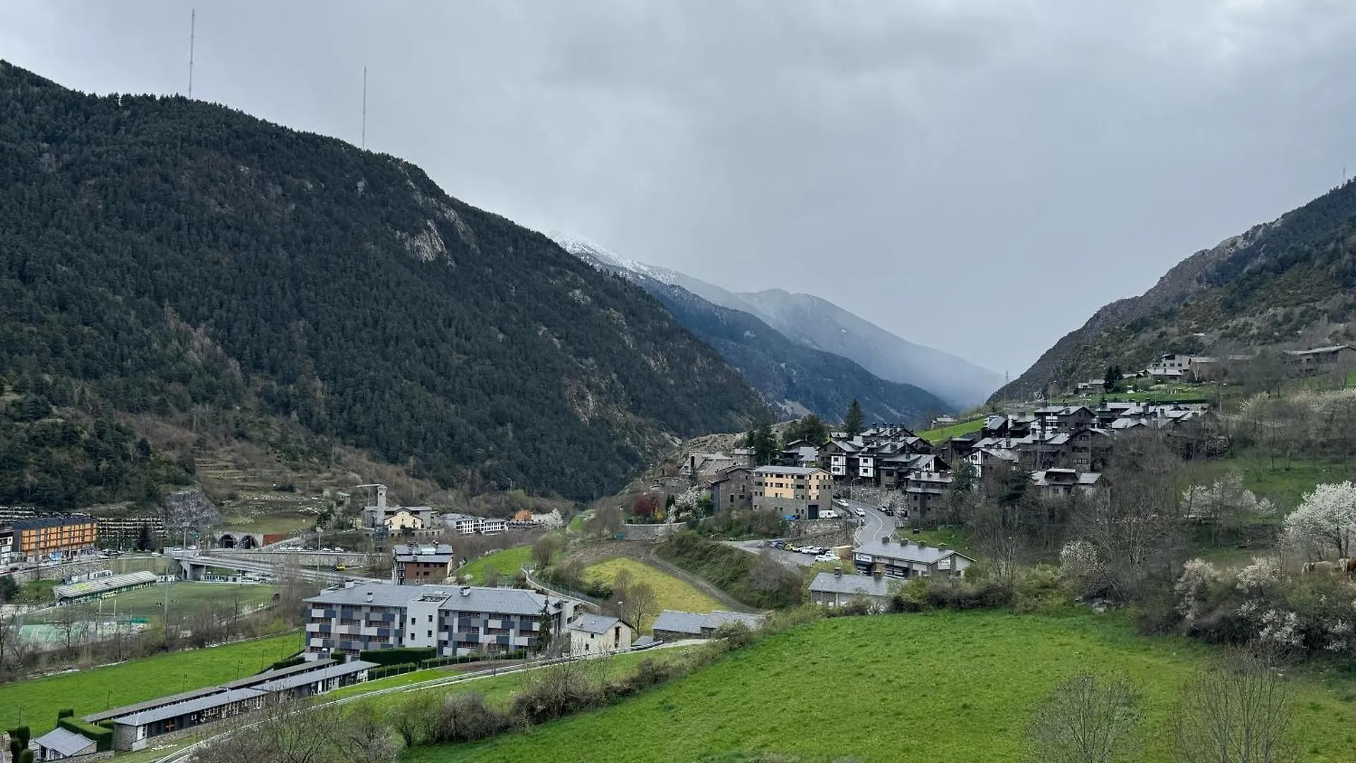 Apartment Encamp Con Encanto Apto Con 2 Hab Wifi Y Pk